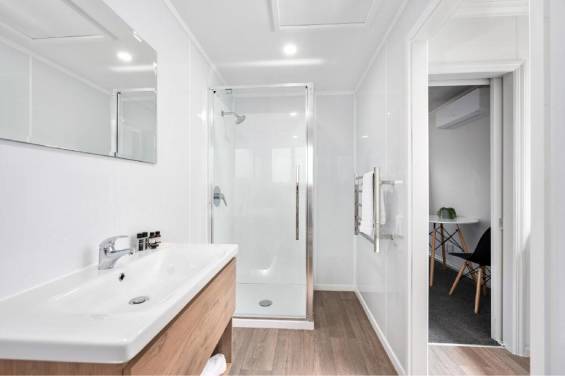 Queen Studio with Spa bathroom